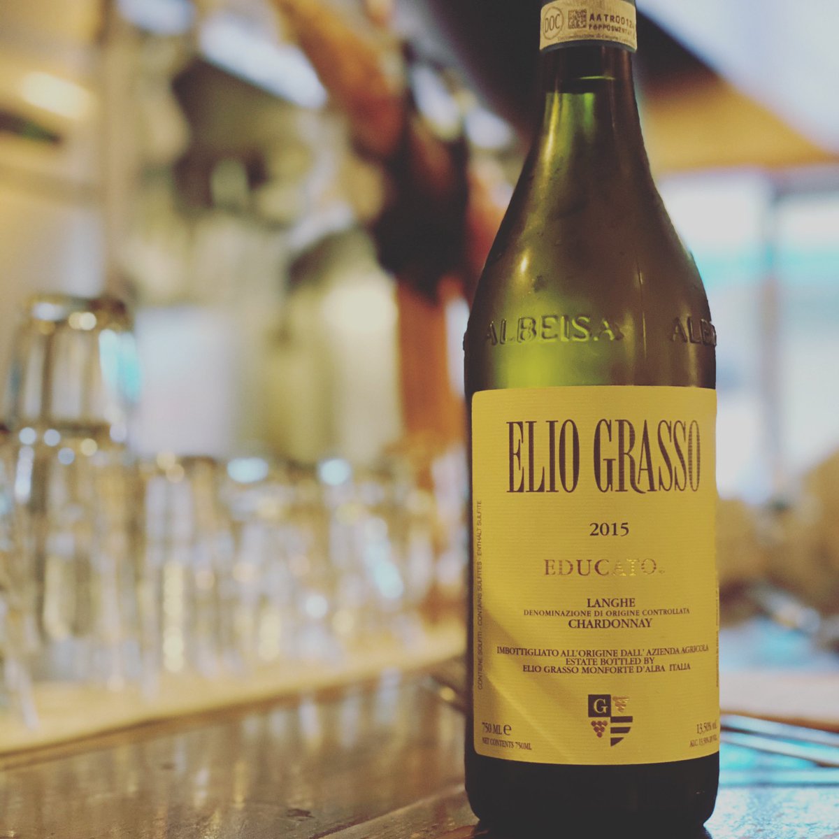 たかやん 高円寺アッカopenです Elio Grasso Langhe Chardonnay ワインアドヴォケイト92点と高く評価されるランゲ地区のシャルドネ ピュアな果実にバリックが程よく厚みを与え 白い花や樽からのコーヒーや蜜のようなアロマが絡み合う一杯 上質な