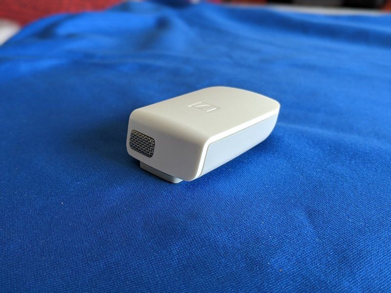 Clubic's tweet photo. #Sennheiser fait dans le produit hybride avec le #MemoryMic, un mélange entre un dictaphone compact et un microphone type lavalier/cravate, s'adressant aux créateurs qui aiment bouger !
Peut-il les satisfaire? @Guifou vous donne son avis dans son #Test
👉 https://t.co/xR3k066b6P https://t.co/ufXv6Efo26