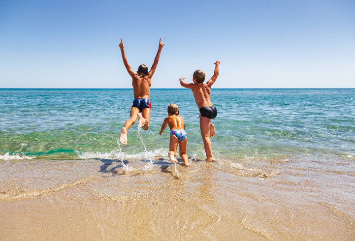 BelenRomanAXA's tweet photo. Así será nuestro verano en la nueva normalidad https://t.co/RqGyuKCSPi https://t.co/4SQMftwzF2