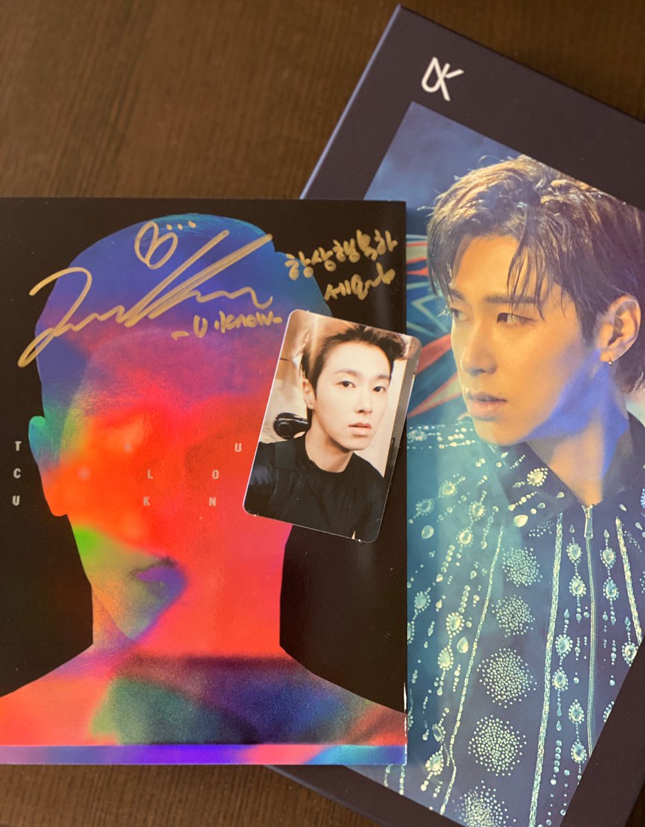 CMkeiYH's tweet photo. @vible_official
#ViBLEEVENT サインCD到着🥰
街中でダンス練習の若者を見る度に #ViBLE ユノクラスを見せたいなと思う。
#TrueColors 大好きなアルバムに
魔法のことば 항상 행복하세요~❤️
ありがとうございました🥰
#유노윤호 #Uknow #Yunho #U_Know
#동방신기 #TVXQ!
U-KNOW Follow #UKNOWROUS https://t.co/GdTPdHcTm8