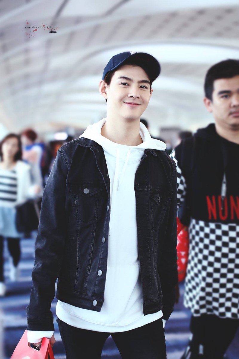 ewVm1E6NbXSjccG's tweet photo. ＃PChen
#PChenyouareagoodlittlefat
有时我在想，如果明明签进大公司，跟一个比较厉害的经济人，是不是他的资源工作会更好呢？也许会的，但是谁能保证厉害的经济人会像万里小胖这样真关心他爱护他，而不是把明明当赚钱工具呢？与其那样，我更喜欢小胖万里，赚钱可以慢点，但关心必须是真心 https://t.co/SZ6AktZy2u