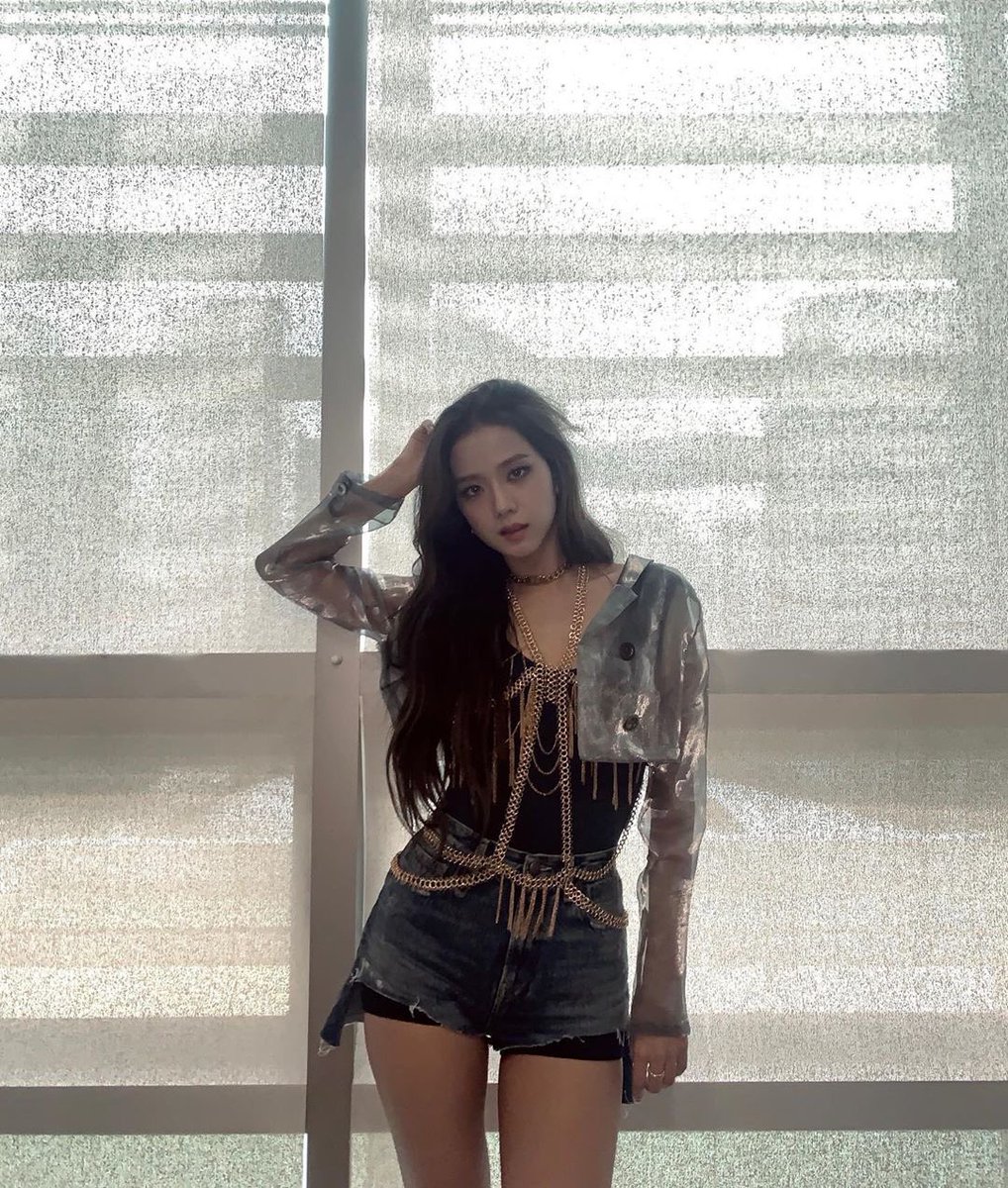 _fluffylisa's tweet photo. KIM JISOO WON TODAY https://t.co/11mH3aAzsC