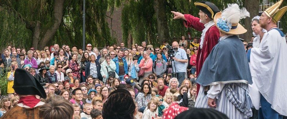 Bookbugsdragon1's tweet photo. My time hop for this day is ridiculous! Anglia Square a year ago, @NorwichCityFC Captain Canary 2 years ago, #ComeYewIn 3 years ago. @TheRSC 4 years ago. This is how a good Community theatre group can change lives. @thecommonlotnc certainly changed mine! https://t.co/vUwvbvibkn https://t.co/NQFDBipk3m