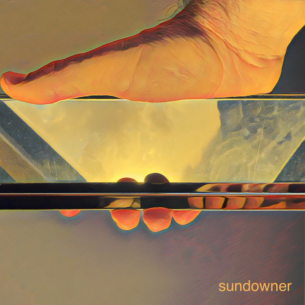 🎶 New single out! 🎶 Sundowner, a strummy end of summer stunner, out now on all the usuals. There’s something in the water, its not Poseidon’s daughter...

• Spotify open.spotify.com/track/2utZHoy5…
• Apple Music music.apple.com/nz/album/sundo… @NZMusician