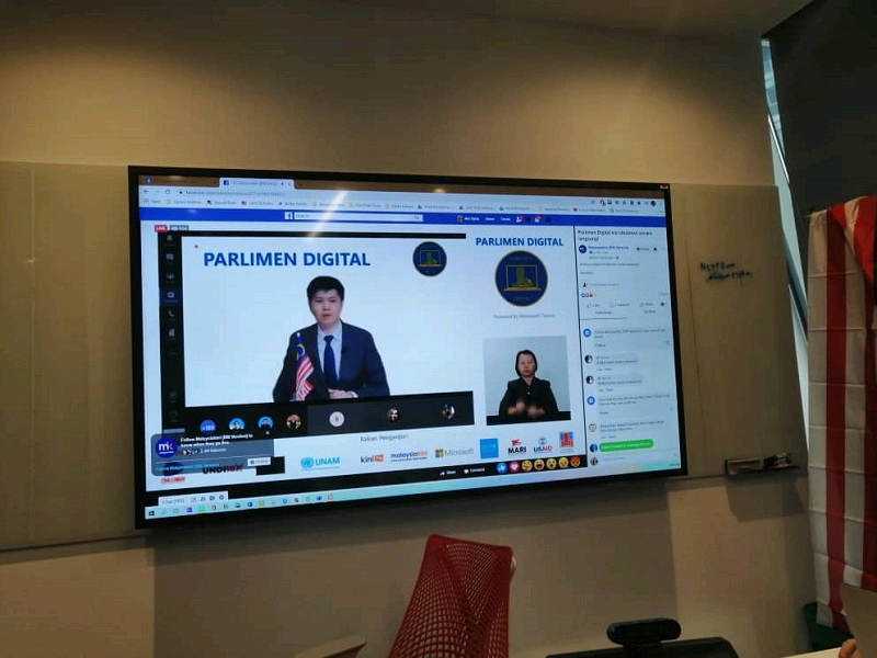 zurairi's tweet photo. . @ParlimenDigital representatives contacted by police, say organisers https://t.co/g6HQxdCfkt
Nobody among the organisers have been contacted, but at least 5 of the over 50 youths who spoke today have been questioned by the police through social media. https://t.co/Tln8sITkM0