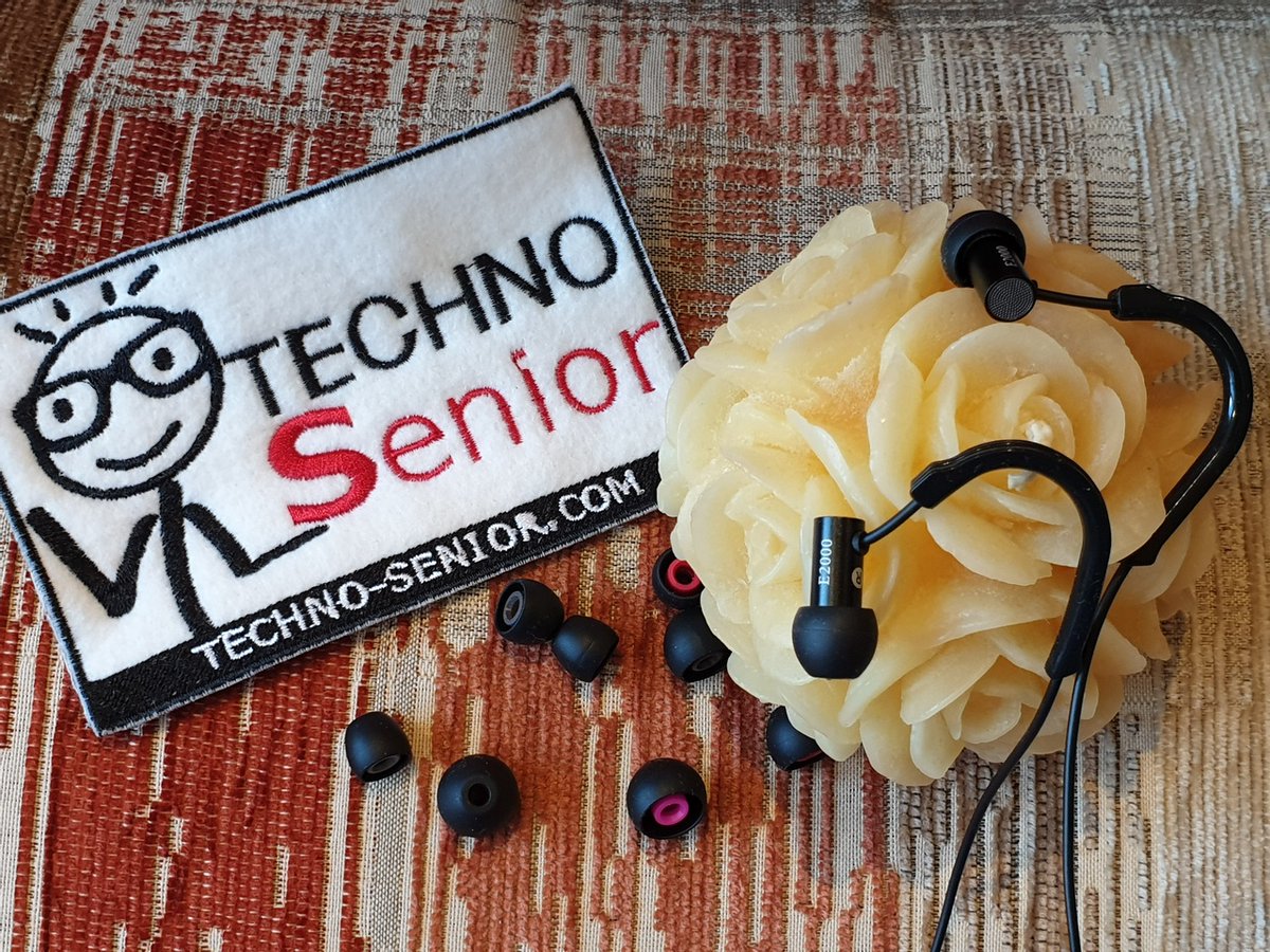 TECHNOSenior1's tweet photo. #E2000C to pierwsze słuchawki #Final Audio wyposażone w mikrofon i wielofunkcyjnego pilota. Debiutancka propozycja pokazuje jak słuchawki (nie tylko) dla koneserów dobrych dźwięków powinny brzmieć, wyglądać oraz jaki zapewniać komfort użytkowania.
#test
https://t.co/IQl8lOvqlD https://t.co/FmxbHh3V31
