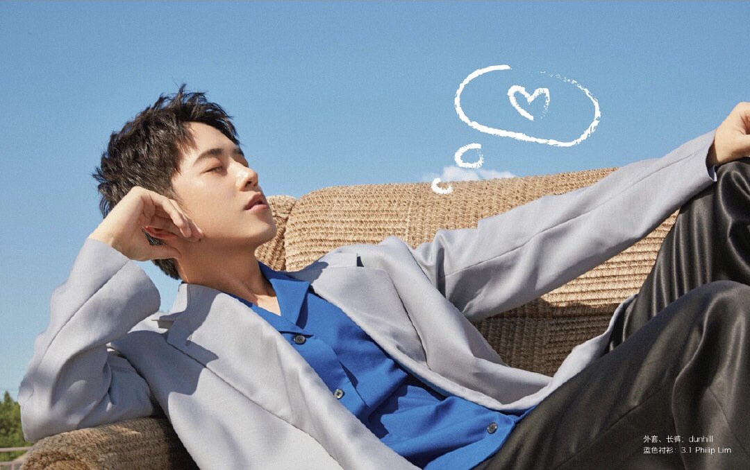KangTwitTH's tweet photo. #เจ้าพ่อนิตยสารคำนี้ไม่ได้มาแค่โชคช่วย 
นิตยาสาร NEUFMODE young x 风犬少年的天空

ปกรวมร่วมกับเพื่อนในละครเรื่องใหม่ของพี่คัง 
ท็อปฟอร์มเหมือนเดิม 

เรื่องนี้ผู้กำกับระเอียดมาก เรารู้ได้ไงหรอก็เราเคยไปเป็นตัวประกอบมาอะสิ 🤫เราเรามาขยาย

(1)
#梁靖康 
#LeonLeong 
#พี่หมูคังคัง https://t.co/PRyQLuabkR