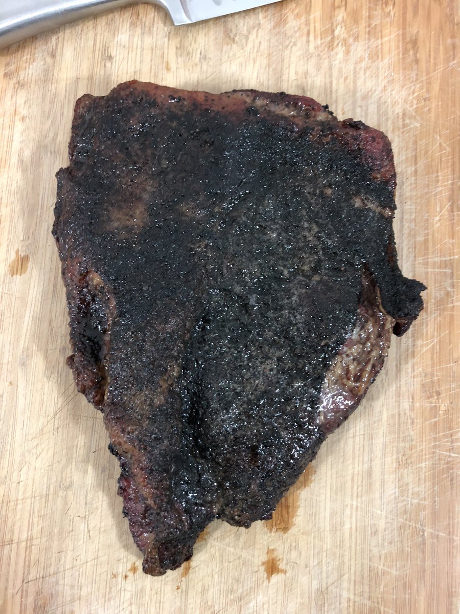 dowlingmrd's tweet image. First attempt at cooking brisket. Turned out okay 👌 #kettlebbq #charcoalcooking