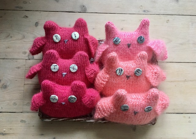 3WoollyOwls's tweet photo. All about owls today @3WoollyOwls 
#UKGiftHour #UKGiftAM #giftideas #owls #knittedbirds #handmade #pinkowl #etsy #freeshipping https://t.co/rrcmAIH55e