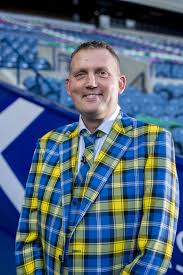 Doddie weir, a inspiration and a gentleman and 50 today. Happy birthday sir.  