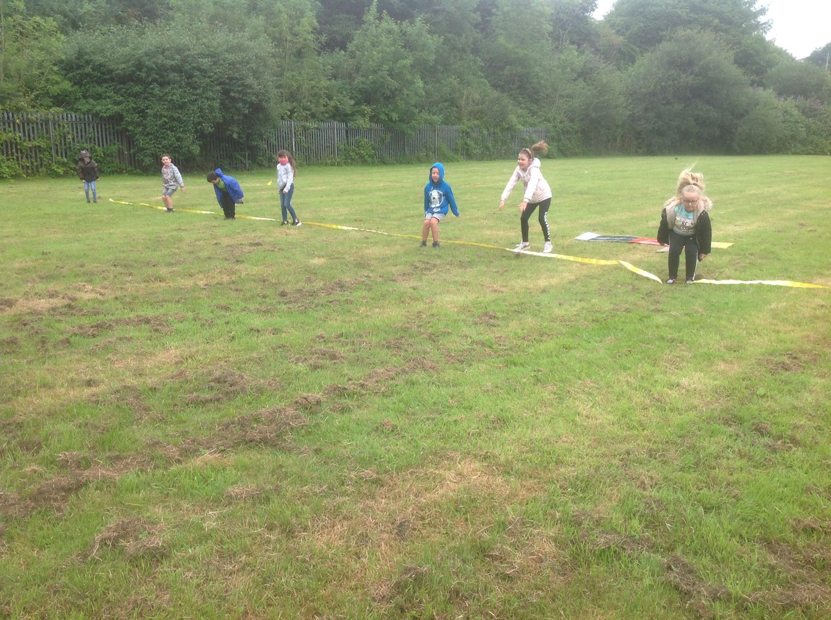 yr2PDCS's tweet photo. Year 2 Class TL Children had a great first day back in school with their friends. Sharing experiences outdoors as well as in.
#HeadPdcs
#SchoolsPembs
#whmin_education
#StevenRD70 https://t.co/qyyVlo6NZN