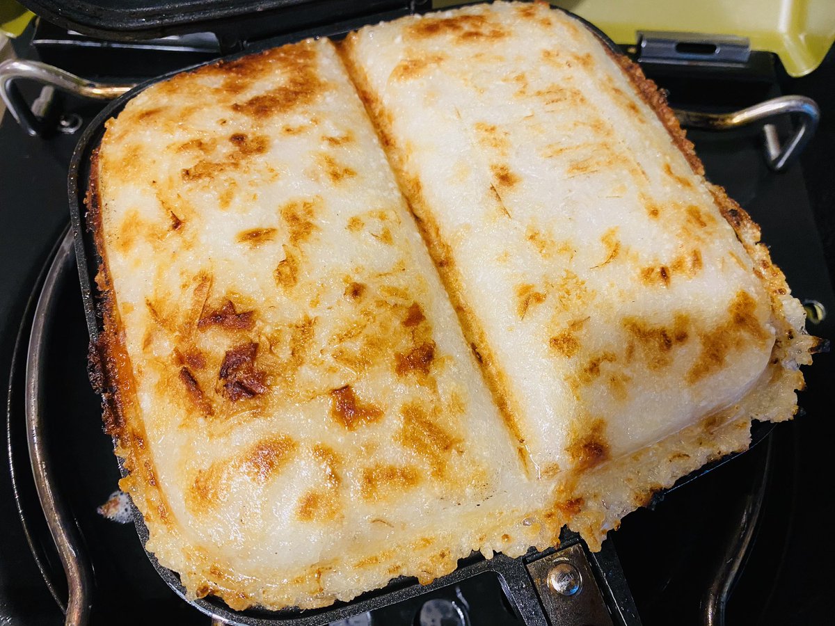 ネコ チャムスホットサンドメーカーで ツナチーズの焼きライスバーガー キャンプ飯 おうちキャンプ チャムス おうちキャンプ飯