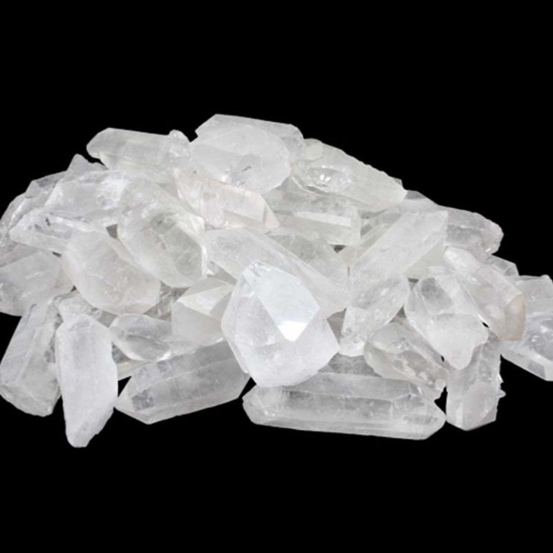Le cristal de roche peut se placer dans la salle de bain. Il permet la purification et à régulation des énergies !