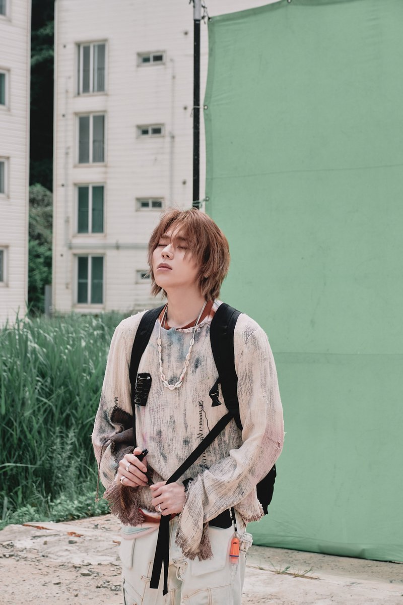 [ZICO] 깜짝 주말 배송♬ <만화영화 (Cartoon) MV 스틸컷>이 도착했습니다. ⠀ 🔹 보내는 곳 : ZICO 🔹 상품명 : 만화영화 (Cartoon) MV 스틸컷 🔹 배송지...