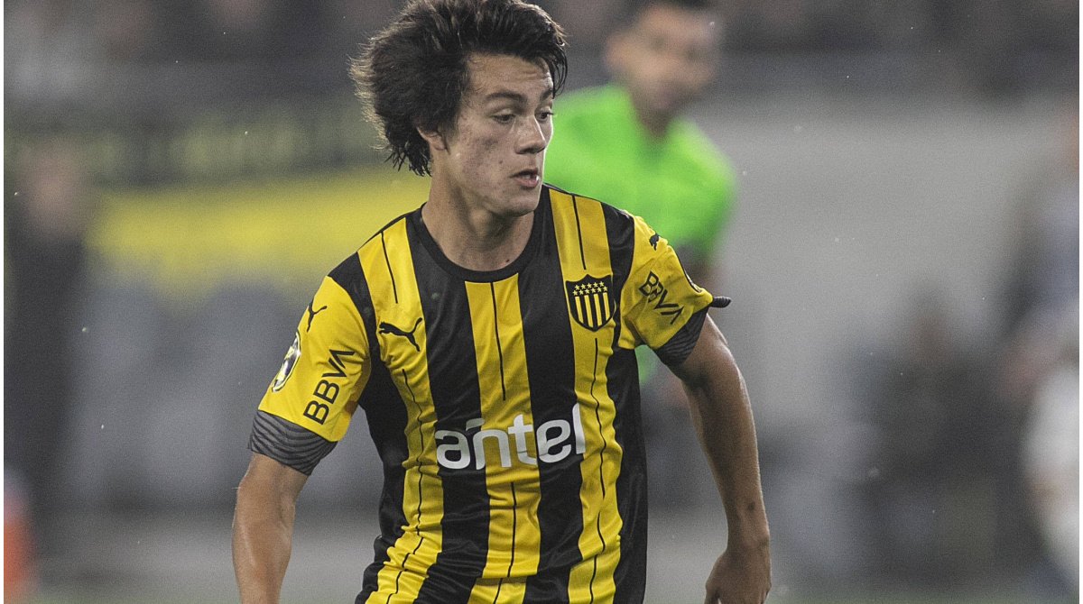 • Manchester United have closely tracked 18-year-old Penarol winger Facundo Pellistri. Source - Andy Mitten via  @UtdDistrictTier - 3 My rating - /