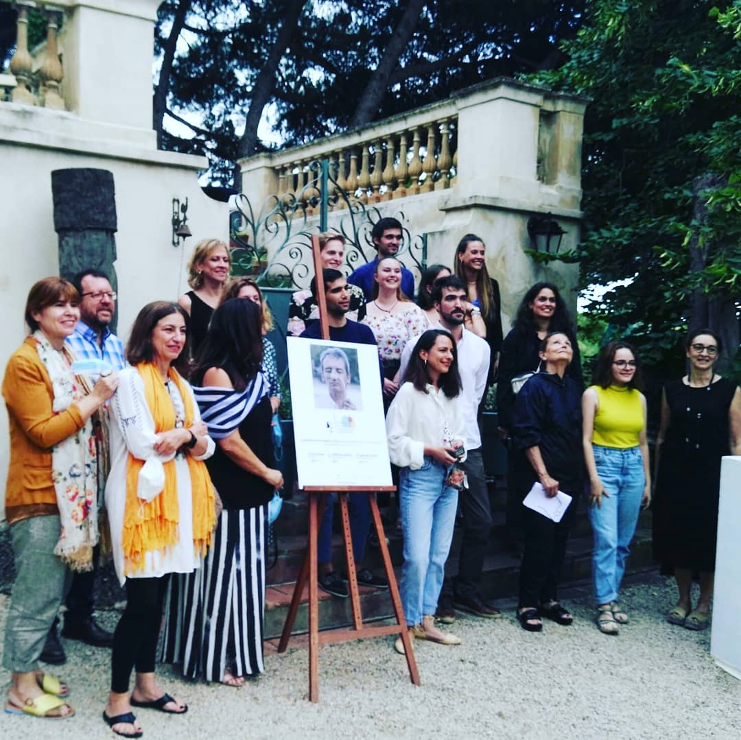 FErnestoVentos's tweet photo. Felices el II Premio Internacional NASEVO entregado a Marta de los Pájaros ayer en #calantiga. ¡Esta obra huele! Gracias a todosblos concursantes por su participación.
#aprenderaoleratravesdelarte #nasevo #olorvisual #nariz #ErnestoVentos #Lucta #arte #cultura #sentitsteia https://t.co/JWDkPbysia