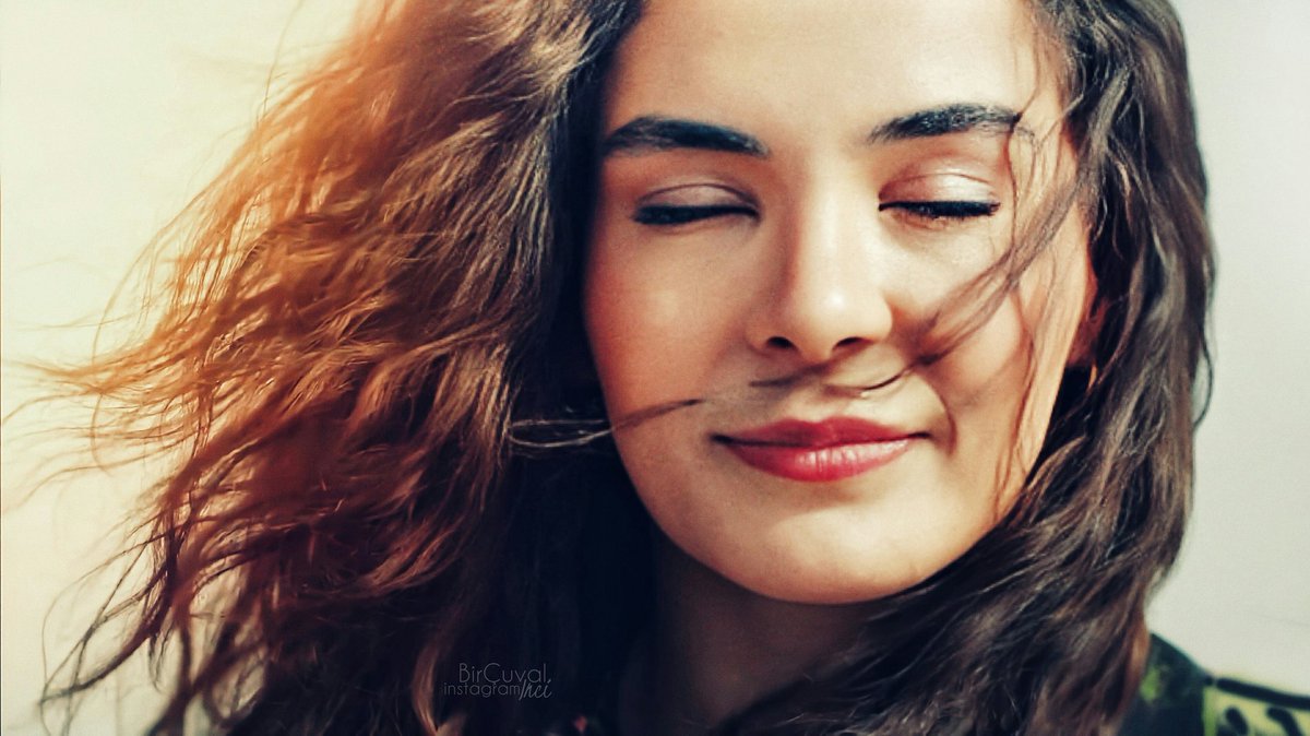 Askofficial_fan's tweet photo. Bugün kalbiniz zihniniz bahar bahçe olsun...enerjiniz solmasın ☀♥
Bir Deli Rüzgar 🕊 @rebrusahin #EbruŞahin #Hercai #Reymir #dizi #serial #turkish #seaons https://t.co/ZiekZAA13D