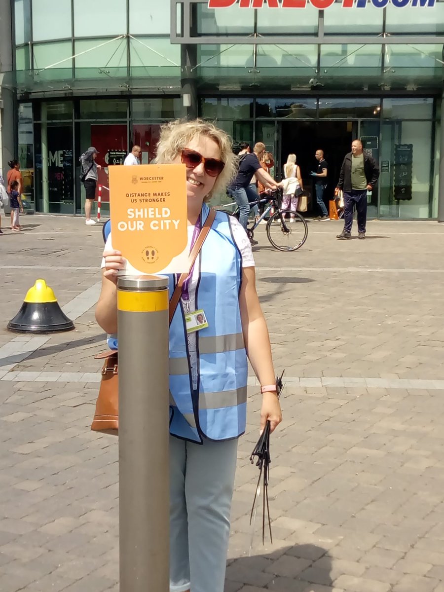 myworcester's tweet photo. Out and about in town today? Keep an eye out for our friendly Town Centre Recovery Officers. They're there to help with an questions you have, including tips on how you can help keep our city #openhealthyandsafe @VisitWorcester @ParentsVoiceWor @WMerciaPolice https://t.co/AQTHC2Ihu8