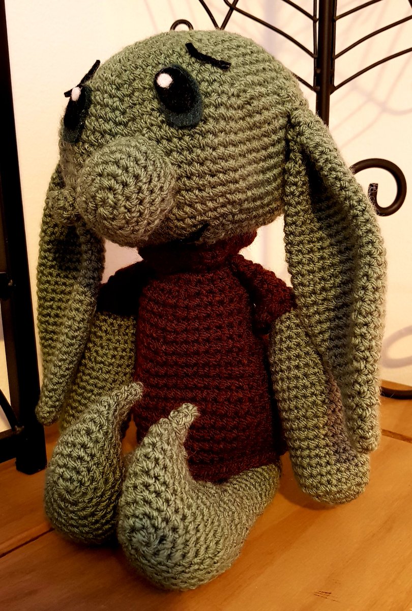 JanetSutton76's tweet photo. I made a Goblin for Gordie's birthday. His name is 'Pinch' 🥰 
(I used my usual 3.5mm crochet hook, and I loved making him). ❤️ @GordosXT  #lovecrochet #crochet #goblins #dungeonsanddragons https://t.co/8mZweQPhiM