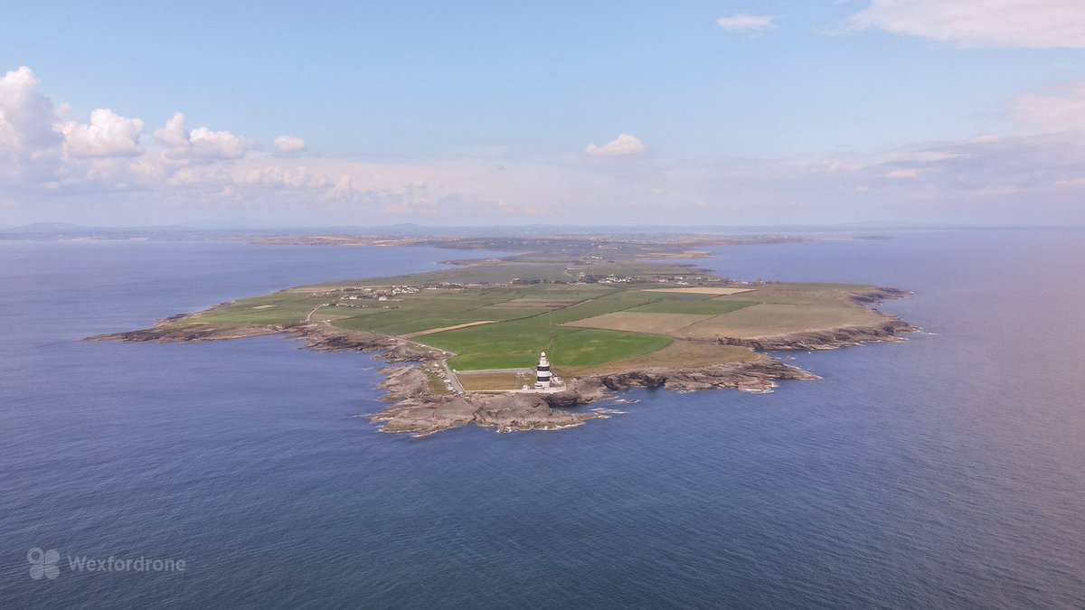 wexfordrone's tweet photo. Hook Lighthouse 🔦⛵ #wexfordrone #wexford https://t.co/EDZ5PWwc6X