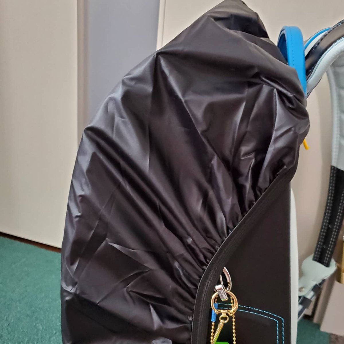 Hitominmin セリアで雨の日のランドセルカバーの変わりになるリュックサックカバー発見 全部は覆われないけど 教科書やプリントが濡れてしまうことはある程度防げそう セリア ランドセルカバー 雨の日のランドセル 防水カバー 防水リュック Hitominmin セリアで雨の日のランドセルカバーの変わりになるリュックサックカバー発見 全部は覆われないけど 教科書やプリントが濡れてしまうことはある程度防げそう セリア ランドセルカバー 雨の日のランドセル 防水カバー 防水リュック