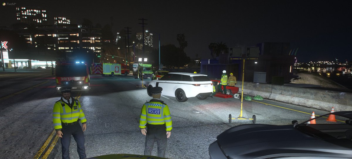 715Sherlock's tweet photo. 1/2 - @LondCallingRPC - Was the better half on CN3 last night, what a busy shift! Lots of jobs to keep us busy and we even stumbled upon a RTC where the male was trapped. Managed to make time for a group photo before it got busy though! https://t.co/1dZiavkRsL