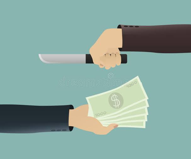 Вымогает деньги. Угрожает оружием. Шантаж картинки. Шантажировал фото. Распространение интимных фотографий.