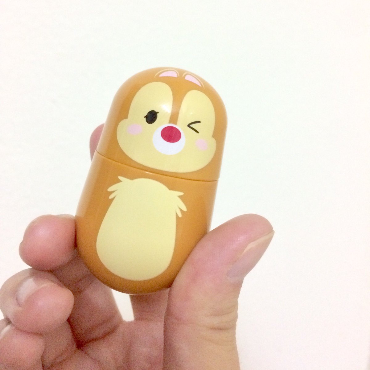 NAMAENOKEDDESU's tweet photo. Jelly mousse tint #OR201 คือน้องเป็นน่ารักมากกกกก ชอบตั้งแต่เปิดตัว แฟนก็ชอบนางเลยซื้อให้ 5555 ชอบที่น้อนเป็นตุ๊กตาล้มลุกด้วยนี่แหละ เนื้อลิปคือเบามากๆ คือชอบเลย แงง 💛💛💛💛 #ETUDE #Disney #Trumtrum https://t.co/ceeKlQp02G