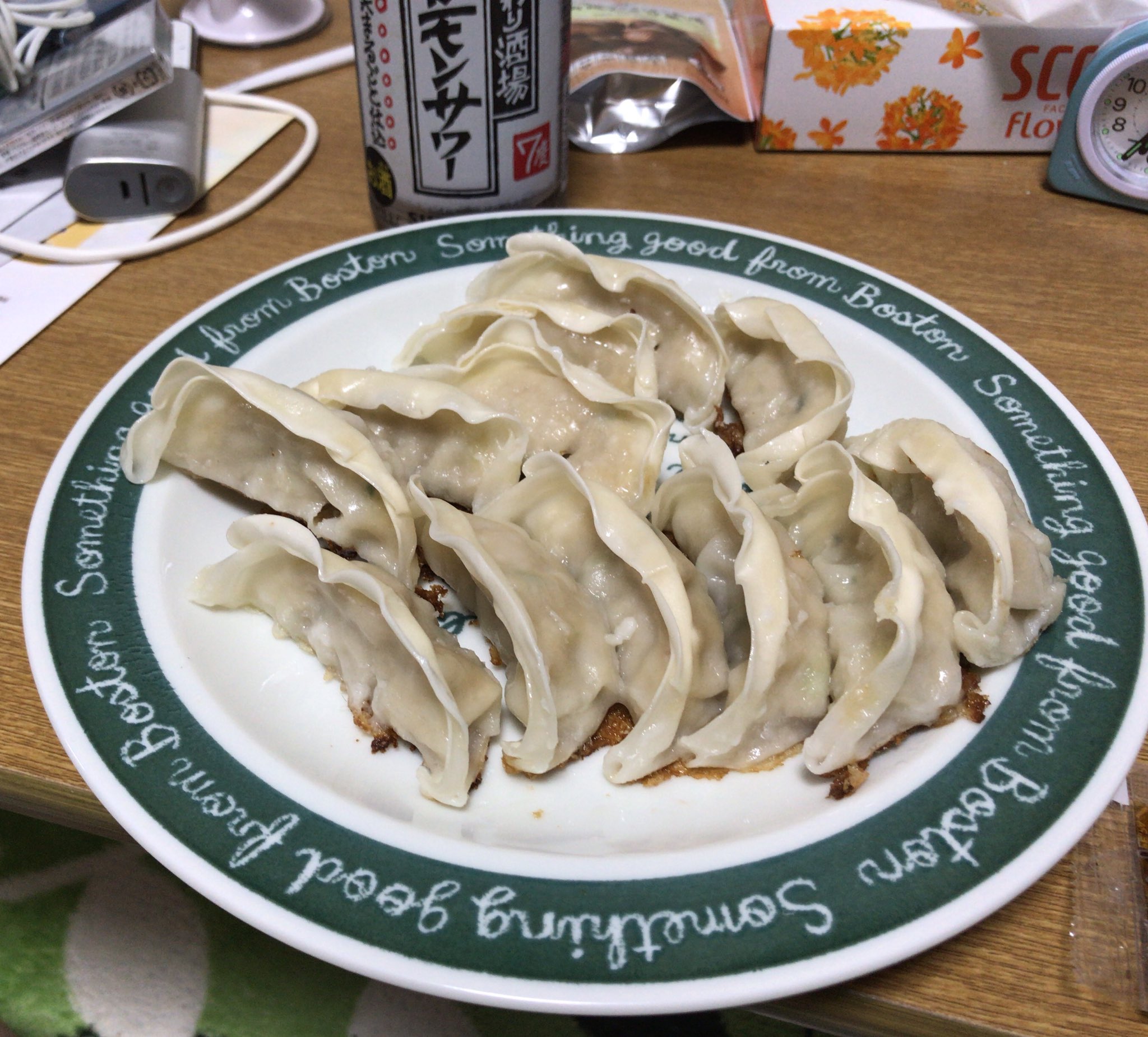 Luke フライパンで焼く冷凍餃子 並べ方は雑