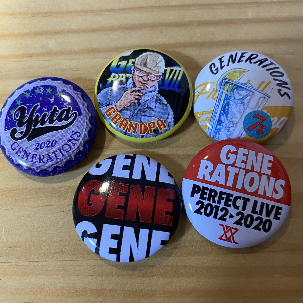 ・

こちらのミニ缶バッジ買取or交換お願いします。

譲 )  中島颯太・澤本夏輝・佐野玲於
        中務裕太・ロゴ缶

求 ) 白濱亜嵐・佐藤大樹・買取

#FANTASTICS #GENERATIONS 
#ミニ缶バッジ #拡散希望