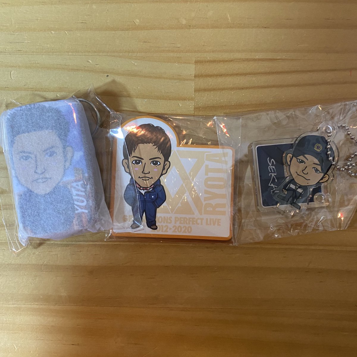 ・

トラステ 会場ガチャ GENE FANTA

交換 or 買取 お願い致します❕

譲 ) 中務裕太 世界 片寄涼太

求 ) 白濱亜嵐 佐藤大樹

気軽にリプやdmお願い致します！！
RTなどしてくれたら嬉しいです🥺

#GENERATIONS #FANTASTICS
#会場ガチャ #拡散希望