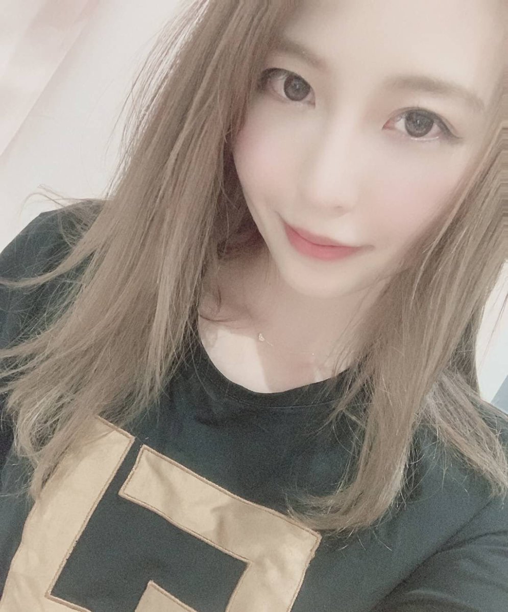 online_ael's tweet photo. 本日の出勤キャスト‼️

💛あいなちゃん　19時ー23時
💛まいなちゃん　21時ー24時
💛りおんちゃん　19時ー23時

19時OPENです！！

ご予約お問い合わせはこちらから
お願いします🥺💛
https://t.co/9MoFLh8Z7H

#オンラインキャバクラ
#オンラインギャラ飲み https://t.co/9lSKmUjghq