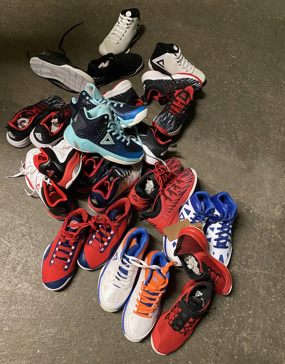 148 paires et quelques équipements, direction Pointe Noire au Congo avec Bretagne Congo Sport ✈️💯

Merci à tous nos donateurs et <a href="/PEAKFrance/">PEAK Sports France</a> qui nous a permis de compléter la collecte ❤️