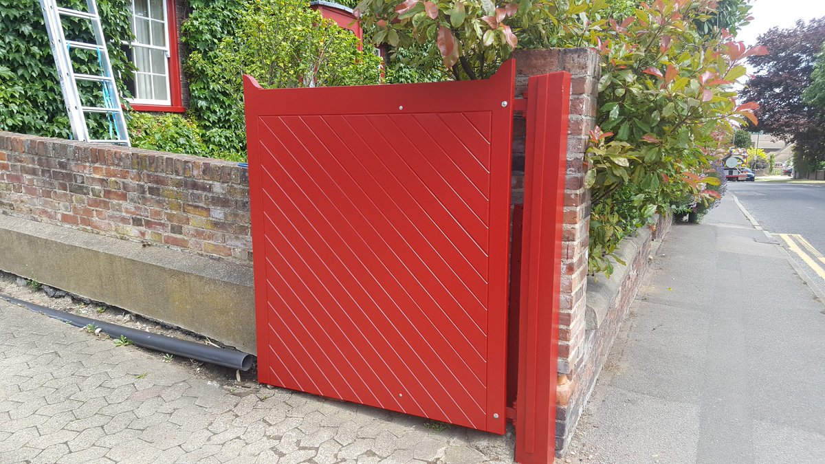 JarvisDecorati2's tweet photo. Gates finished in #weathershield #monarch https://t.co/4G55dgRFlp