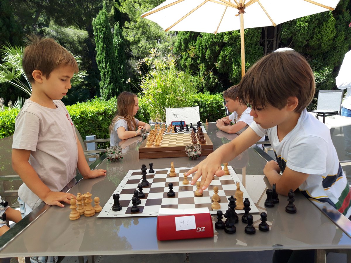 Tournoi d entrainement à Eze pour le championnat de France Jeunes en ligne.