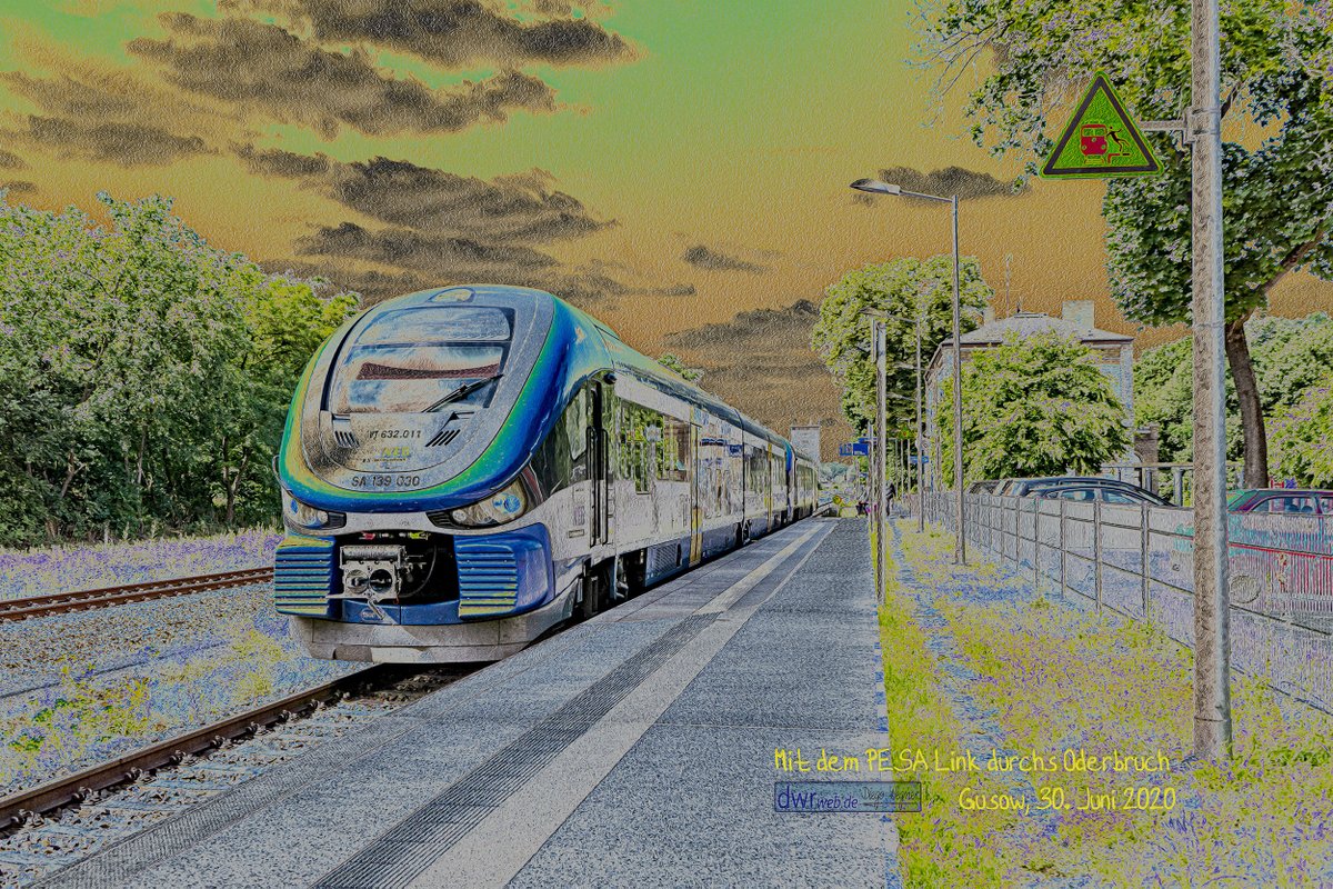 dwrweb_de's tweet photo. Mal ein bisschen #Kunst mit der #NEBB Niederbarnimer Eisenbahn Betriebsgesellschaft
#Gusow #Fotokunst #Ostbahntour https://t.co/JzddL6XK44
