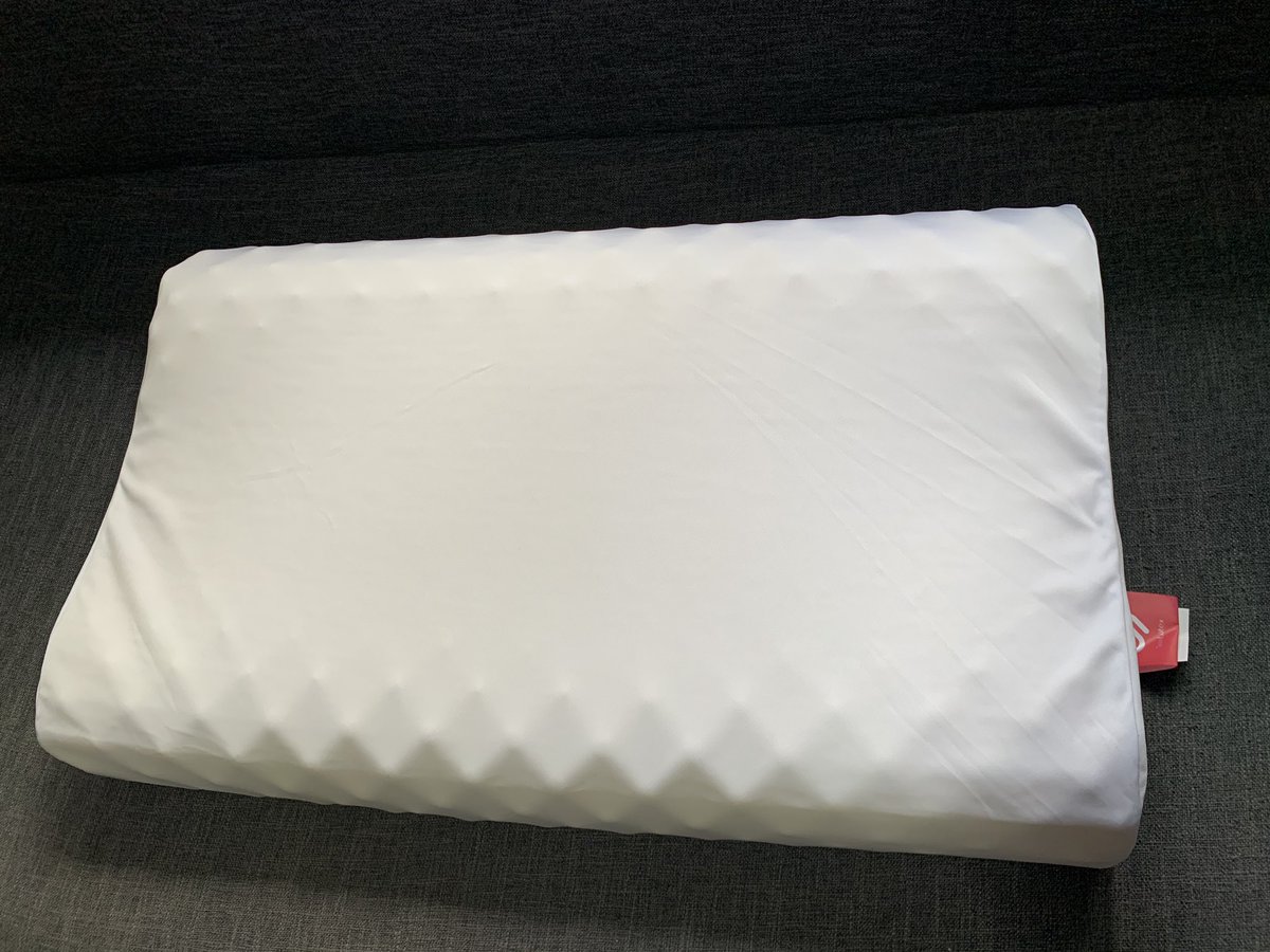 iTakkung's tweet image. หลังจากได้ลองใช้หมอนยางพาราที่เค้าว่าดีนักดีหนามา 1 อาทิตย์ ผลคือดีจริง!! หลับลึก หลับสบาย นอนเหมือนซ้อมตาย ลดการปวดคอแต่ตื่นมาปวดใจเพราะเค้าไปแล้วไม่กลับมา...