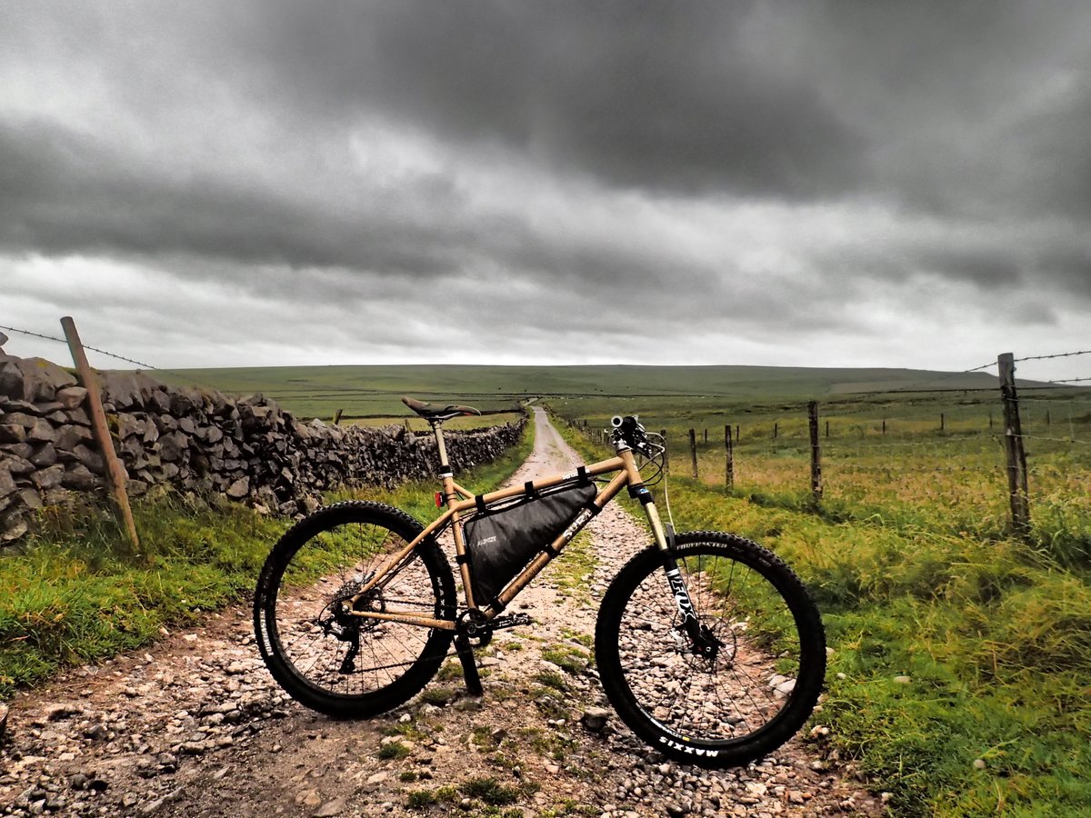 Fenduro's tweet photo. Fenduro au peaks #biscuits https://t.co/FnCzGl8NVS