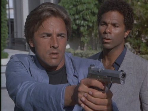 дон джонсон 1984. полиция майами отдел нравов сериал. санни крокет полиция майами. полиция майами отдел нравов 1984. дон джонсон полиция майами отдел нравов.