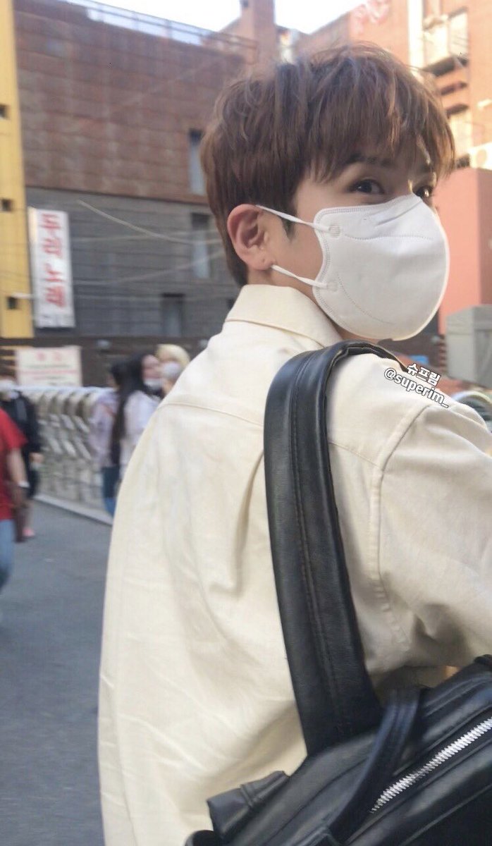엄마., 내 무덤은 건대인가봐요
●▅▇█▇▆▅▄▇ 

#려욱 #Ryeowook