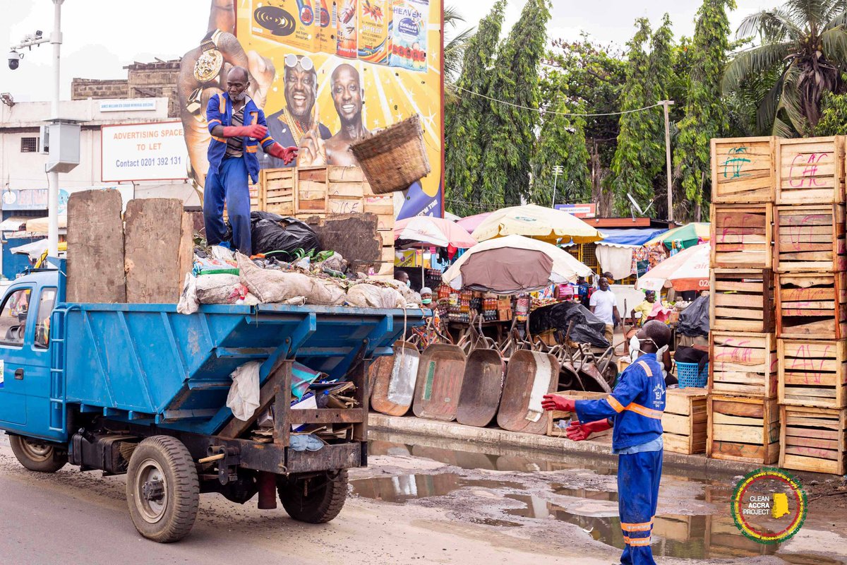 The clean person is not the one that runs away from dirt but one who takes the time and effort to tidy-up a dirty environment. #CleanAccraproject
@ZoomlionLtd
@joyonlineghana
@NAkufoAddo @Citi973