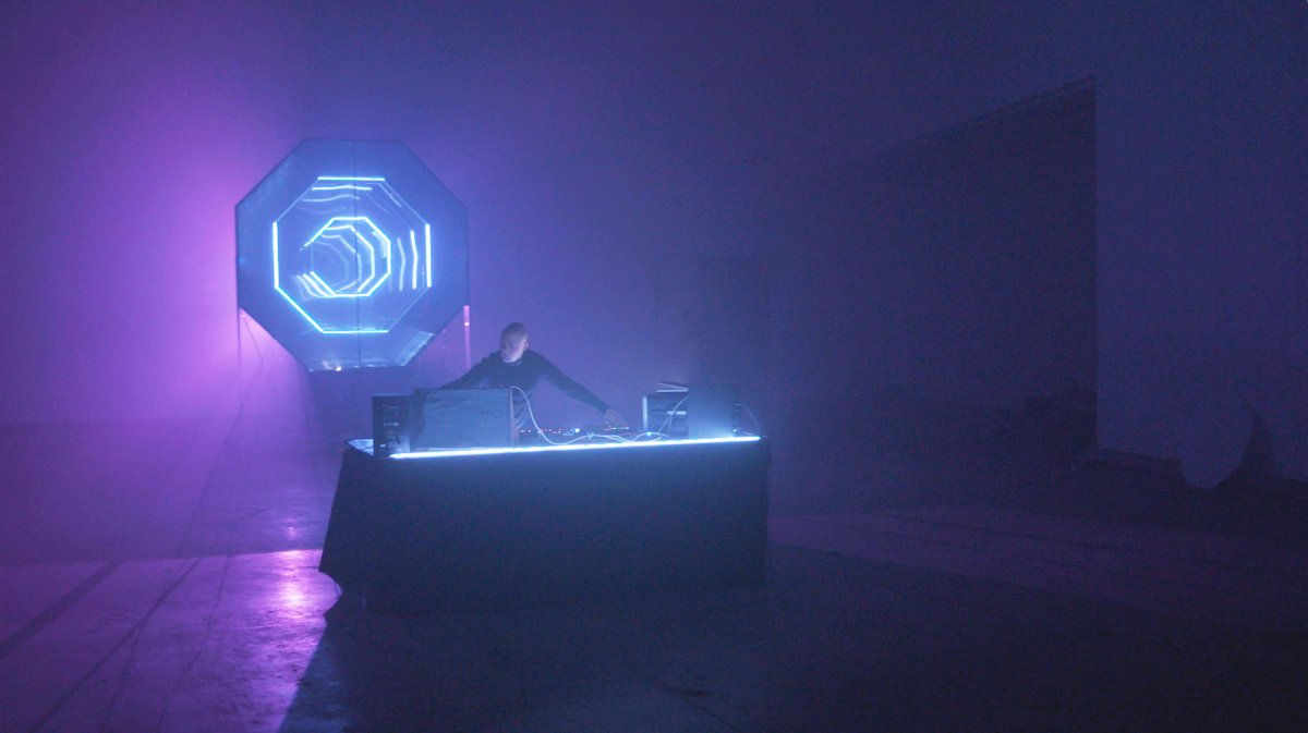 Lapalux's tweet photo. https://t.co/fo6I10KsQE https://t.co/hIm3KngOOs