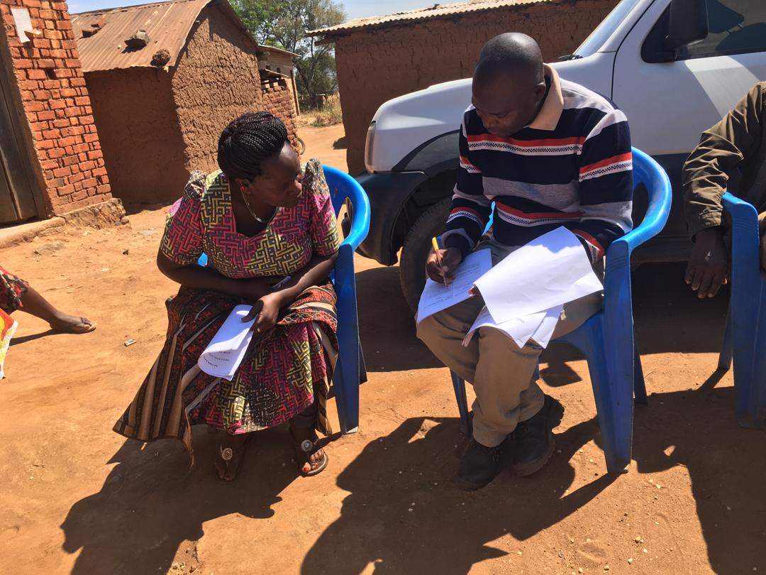 monsiapile61's tweet photo. "@ClintonFdn Farmer Marketing Groups (FMGs) are a pillar for interacting with off-takers. With the support from the Clinton Foundation, FMGs such as Vitono Agriculture Marketing Cooperatives  in Iringa are linked to companies like #Pyxus willing to buy aggregated sunflower grains https://t.co/T534ldvYL3