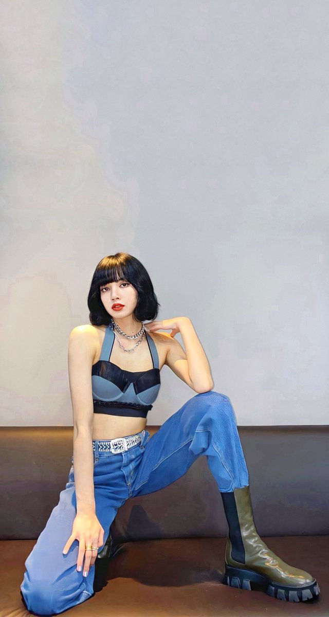 lisa_wallpaper's tweet photo. Phone wallpaper 
#LISA #리사 #BLACKPINK #블랙핑크 @BLACKPINK https://t.co/tn0jn3yv3e