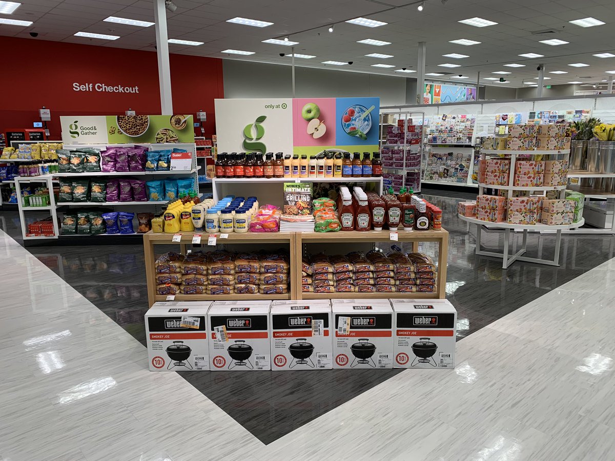 EricWal91784597's tweet photo. Target Watertown ready to delight our guests for the 4th of July!!! #July4th #freshandfull #gosales #teamwatertown  @MattGerety https://t.co/iIOpNEfU42