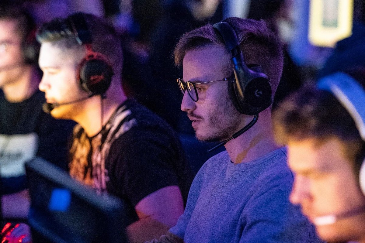 spidsi's tweet photo. Stopi v igro na EPICENTER 21!

Prijavi se kot casual igralec na lanpartyju, kot ešportni tekmovalec, kot udeleženec poslovnega hackathona, kot razvijalec na gamejamu ali kot obiskovalec in doživi največji gaming festival v Sloveniji s prijavo na https://t.co/uNKRMKgTfr https://t.co/byGvBOmdAM