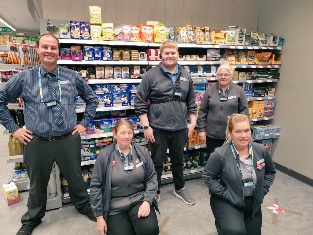 HarveyRainbow's tweet photo. Body worn camera trial at Great Linford, love that they already make the team feel safer and simple and easy to use #itsnotpartofthejob  @Ragesh2018 https://t.co/hA2FrIoTwd