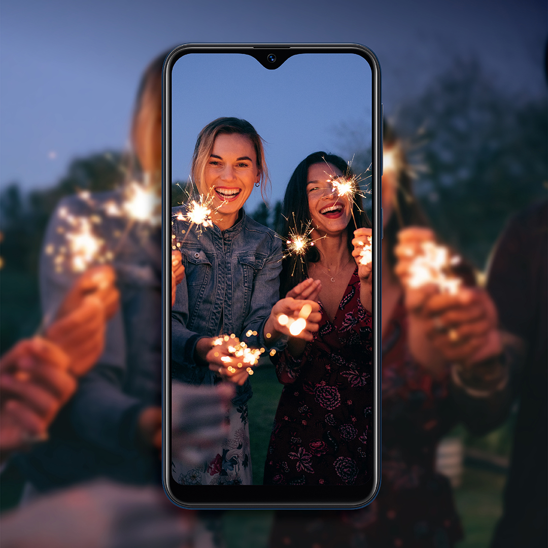 boostmobile's tweet image. Happy 4th of July from your friends at Boost Mobile! 🎇