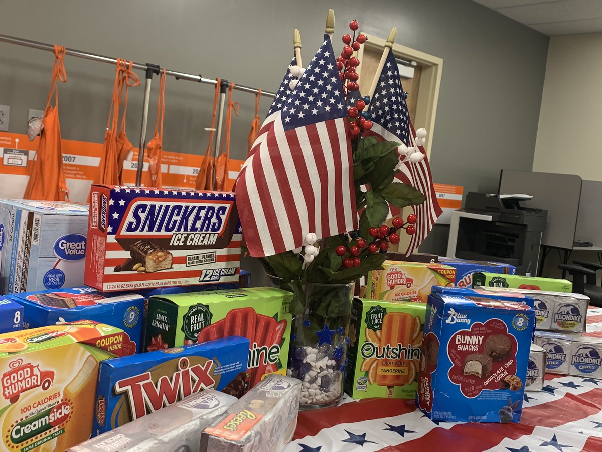 glendawisch's tweet photo. Happy 4th from the Blue Ridge Home Depot #1771 @hollycSM1771  @hollytate122 @thdsandi https://t.co/JycTe0Gw9O