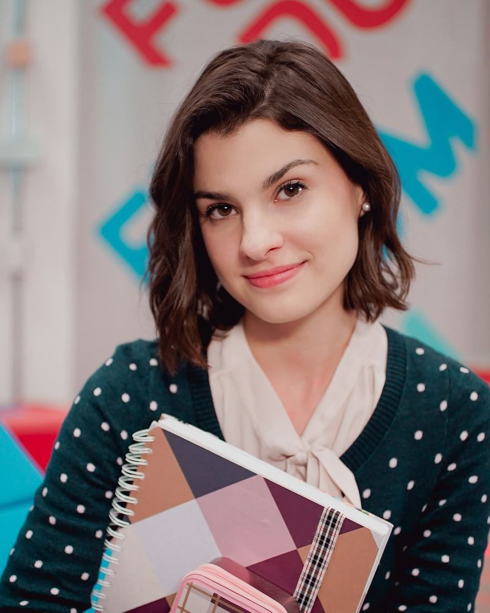 celestequitero's tweet photo. Mi tiempo en el @_fundom  es siempre productivo ✨ ✏️ https://t.co/5oef69bjVu